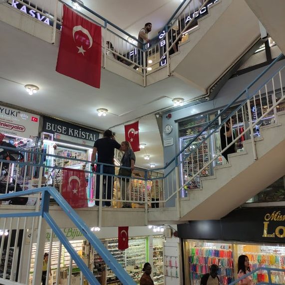 Marpuççular Çarşısı