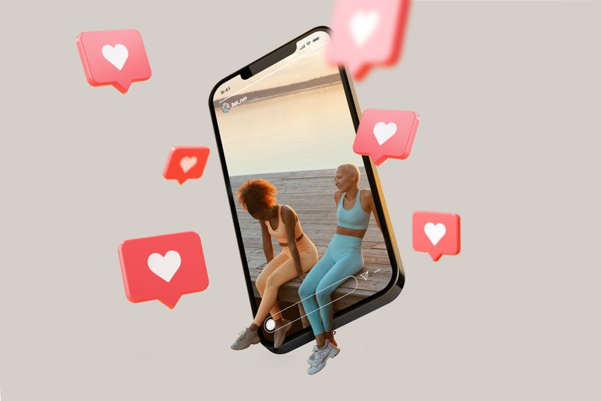 Instagram'da spor giyimli iki kadını gösteren bir hikaye