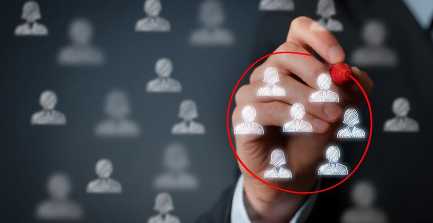 Instagram hedef kitle belirlemede ortak gruplar oluşturmayı temsil eden görsel
