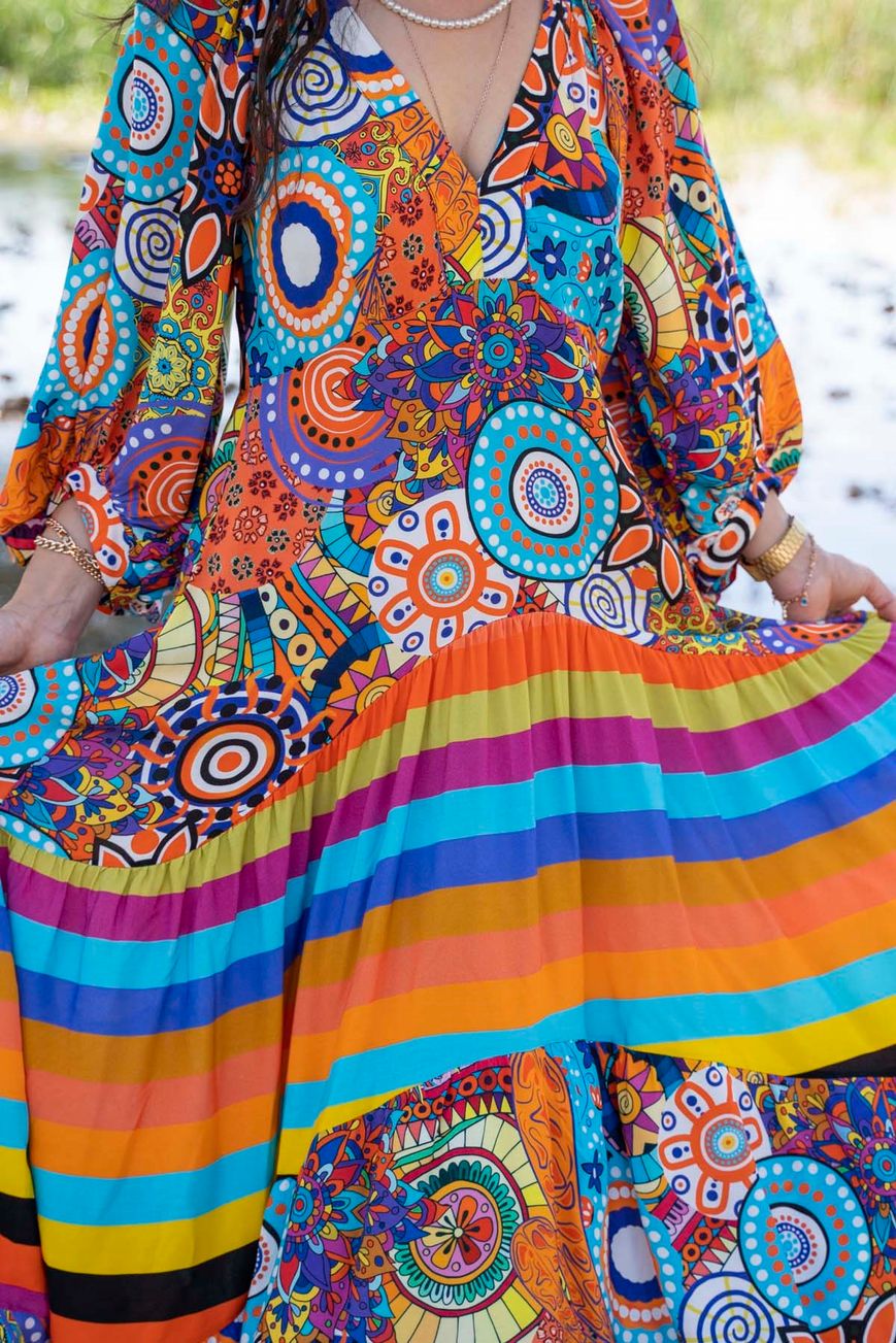 Aslida özel tasarımları arasından etnik desenli pastel renk uzun yaz elbisesi