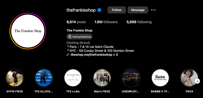 Pagina van de Instagram-boetiek voor dameskleding. Online winkelplatform voor dameskleding.