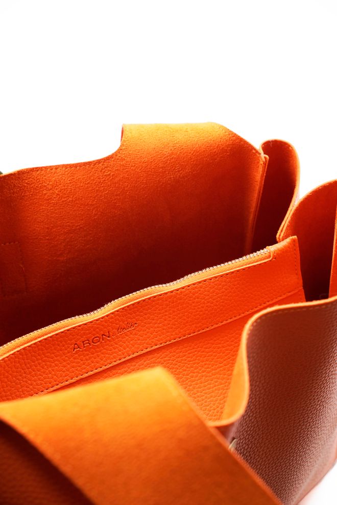 ARON Atelier Borsa A Tracolla Da Donna In Pelle Svetlana Orange Flotr Abbigliamento all'ingrosso 4