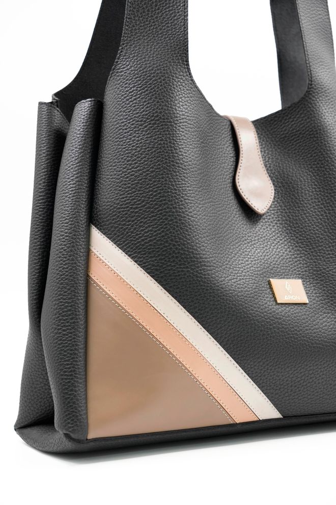 ARON Atelier Borsa A Tracolla Da Donna In Pelle Nera Svetlana Flotr Abbigliamento all'ingrosso 1