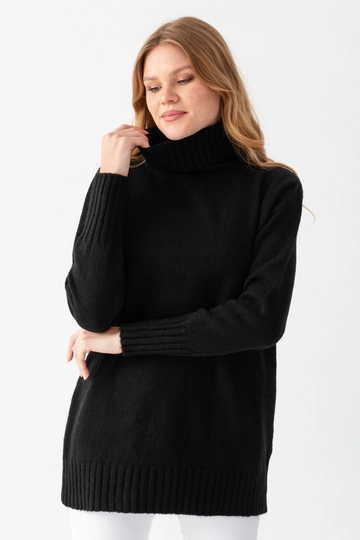 A wholesale clothing model wears  Oversize Turtleneck Sweater
, Turkish wholesale Sweater of Ajour Triko