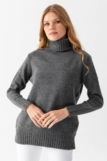 Veleprodajni model oblačil nosi  Prevelik pulover z visokim ovratnikom
, turška veleprodaja Pulover od Ajour Triko