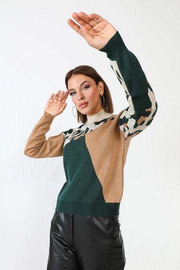 A wholesale clothing model wears  Double Breasted Slit Sweater
, Turkish wholesale Sweater of Ajour Triko