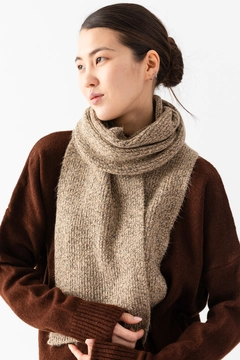 Модель оптовой продажи одежды носит ajo10057-kirchli-women's-scarf, турецкий оптовый товар Шарф от Ajour Triko.