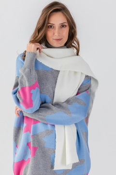 A wholesale clothing model wears ajo10002-basic-knitwear-scarf, Turkish wholesale Scarf of Ajour Triko