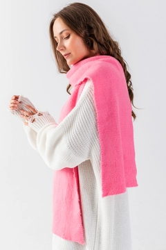 A wholesale clothing model wears ajo10004-basic-knitwear-scarf, Turkish wholesale Scarf of Ajour Triko