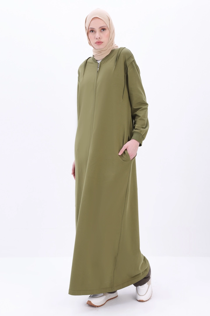 A wholesale clothing model wears all12809-zippered-comfortable-abaya-khaki, Turkish wholesale Abaya of Allday