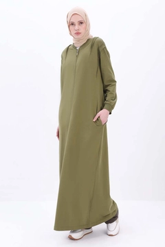 A wholesale clothing model wears all12809-zippered-comfortable-abaya-khaki, Turkish wholesale Abaya of Allday