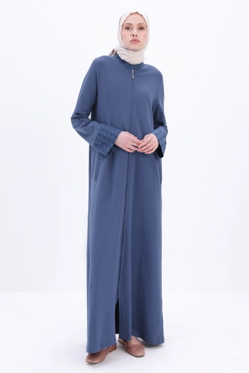 Veleprodajni model oblačil nosi  Indigo Udobna Abaya Z Zadrgo - Indigo
, turška veleprodaja Abaja od Allday