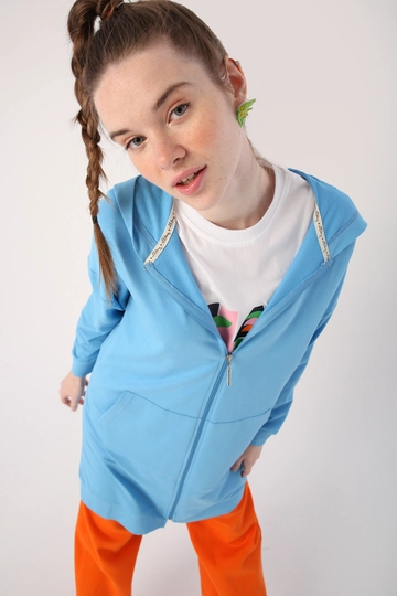 Ein Bekleidungsmodell aus dem Großhandel trägt  Sweat-Cardigan Mit Reißverschluss – Blau
, türkischer Großhandel Strickjacke von Allday