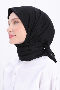 A wholesale clothing model wears all12947-zigzag-cotton-jacquard-shawl-black, Turkish wholesale Shawl of Allday