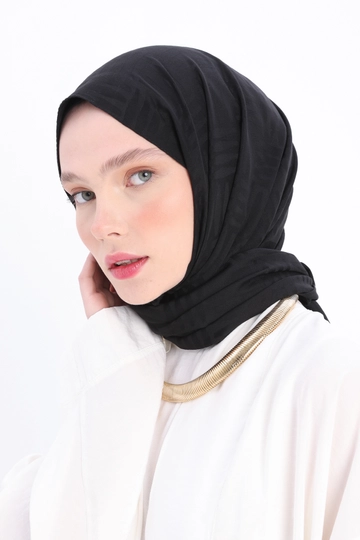 A wholesale clothing model wears  Zigzag Cotton Jacquard Shawl - Black
, Turkish wholesale Shawl of Allday