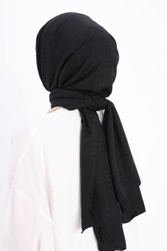 A wholesale clothing model wears all12948-zigzag-cotton-jacquard-shawl-black, Turkish wholesale Shawl of Allday