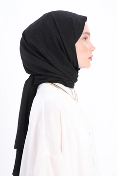 A wholesale clothing model wears all12948-zigzag-cotton-jacquard-shawl-black, Turkish wholesale Shawl of Allday