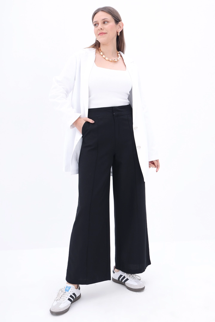 A wholesale clothing model wears all12942-chestnut-linen-trousers-black, Turkish wholesale Pants of Allday