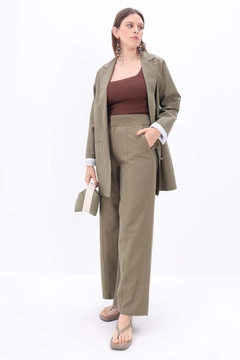 A wholesale clothing model wears all12945-chestnut-linen-trousers-khaki, Turkish wholesale Pants of Allday