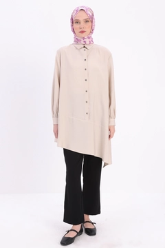 A wholesale clothing model wears all12930-asymmetric-slit-tunic-ecru, Turkish wholesale Tunic of Allday