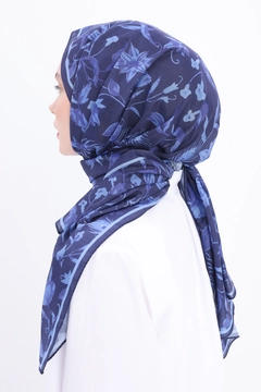 A wholesale clothing model wears all12987-blue-zigzag-cotton-jacquard-shawl-blue, Turkish wholesale Shawl of Allday