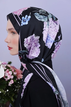A wholesale clothing model wears all12988-zigzag-cotton-jacquard-shawl-black, Turkish wholesale Shawl of Allday