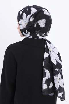 A wholesale clothing model wears all12992-zigzag-cotton-jacquard-shawl-black, Turkish wholesale Shawl of Allday