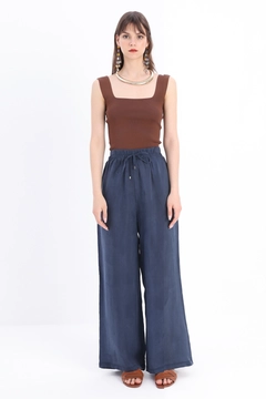 A wholesale clothing model wears all12963-indigo-elastic-waist-tencel-trousers-indigo, Turkish wholesale Pants of Allday
