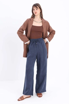 A wholesale clothing model wears all12963-indigo-elastic-waist-tencel-trousers-indigo, Turkish wholesale Pants of Allday