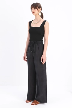 A wholesale clothing model wears all13003-tencel-trousers-with-elastic-waist-black, Turkish wholesale Pants of Allday