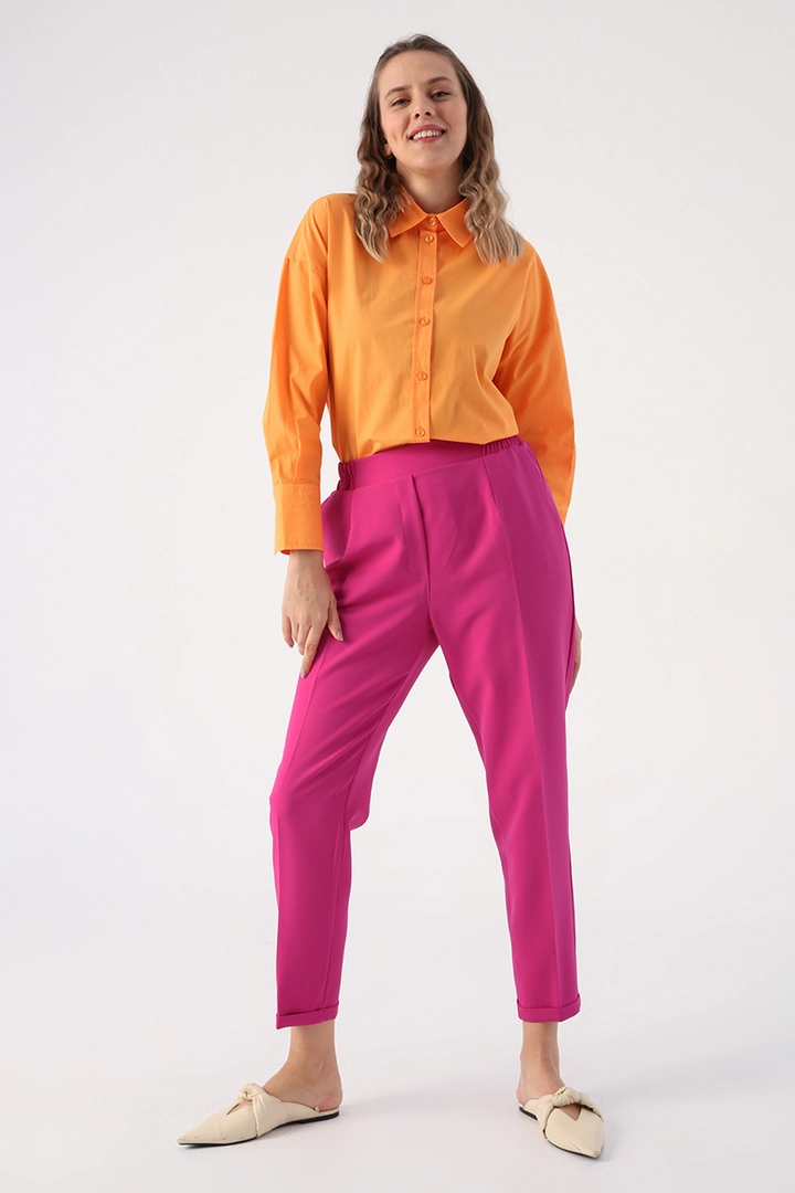 A wholesale clothing model wears 45274 - Trousers - Fuchsia, Turkish wholesale Pants of Allday