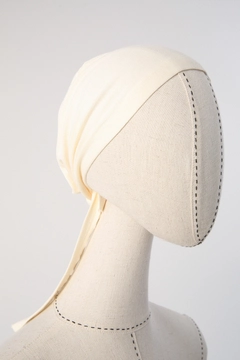 A wholesale clothing model wears 45309 - Bonnet - Ecru, Turkish wholesale Bonnet of Allday