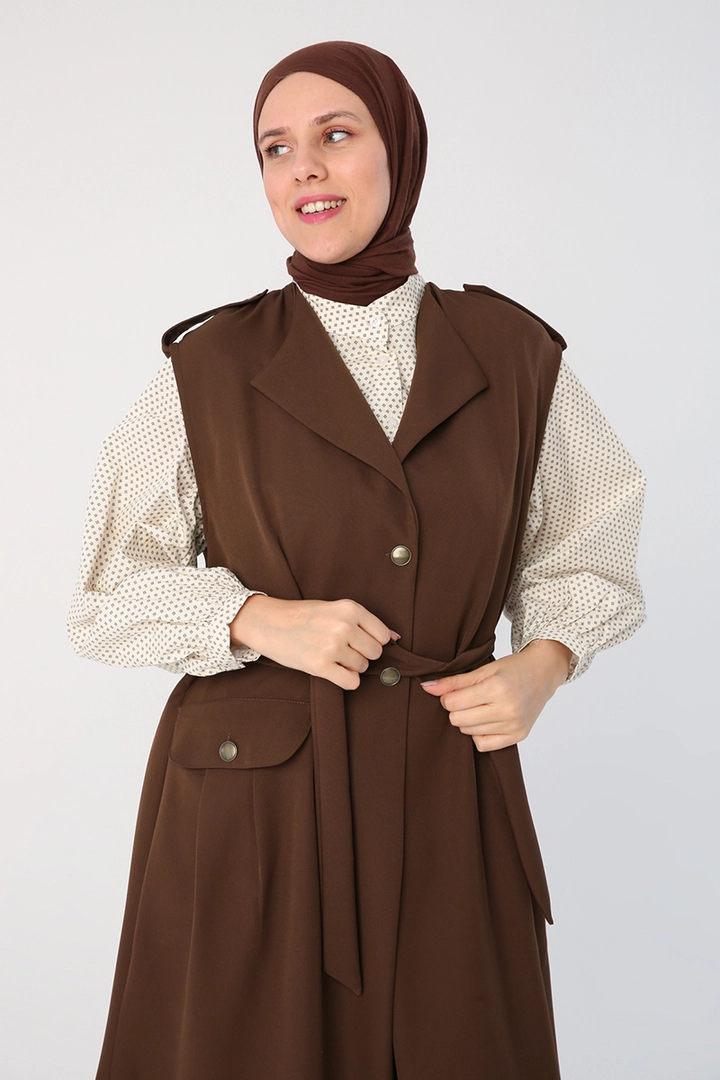 A wholesale clothing model wears 47079 - Vest - Bitter Brown, Turkish wholesale Vest of Allday