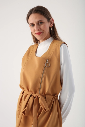 A wholesale clothing model wears  Vest - Mustard
, Turkish wholesale Vest of Allday