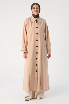 A wholesale clothing model wears 47647 - Abaya - Beige, Turkish wholesale Abaya of Allday