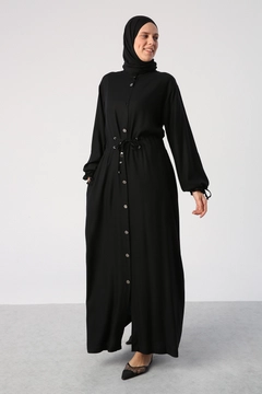 Una modelo de ropa al por mayor lleva 47773 - Abaya - Black, Abaya turco al por mayor de Allday