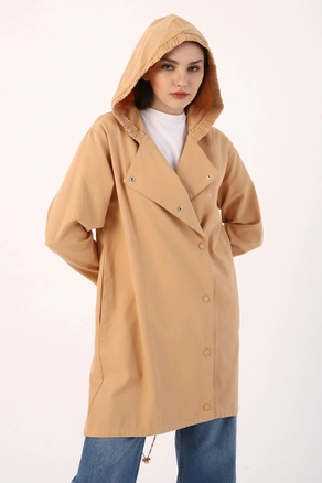 A model wears 7047 - Beige Coat, wholesale Coat of Allday to display at Lonca