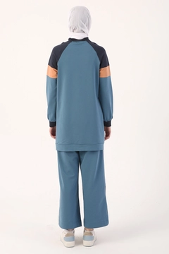 A wholesale clothing model wears 7140 - Blue Sweatsuit, Turkish wholesale Tracksuit of Allday