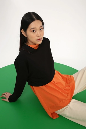 A model wears 7274 - Black Top, wholesale undefined of Allday to display at Lonca