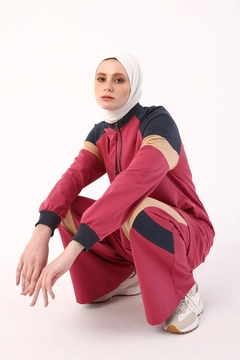 A wholesale clothing model wears 7759 - Modest Tracksuit - Cherry, Turkish wholesale Tracksuit of Allday