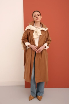 A wholesale clothing model wears 7770 - Modest Trenchcoat - Earth Color, Turkish wholesale Trenchcoat of Allday