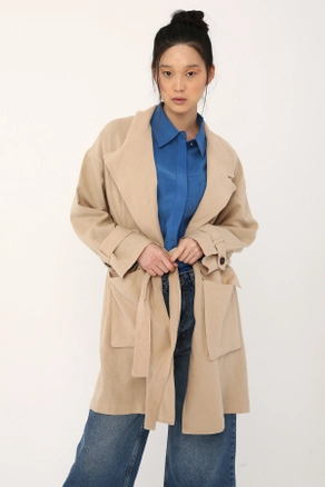 A model wears 7962 - Modest Jacket - Beige, wholesale undefined of Allday to display at Lonca