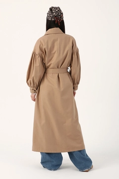 A wholesale clothing model wears 7984 - Modest Abaya - Dark Beige, Turkish wholesale Abaya of Allday