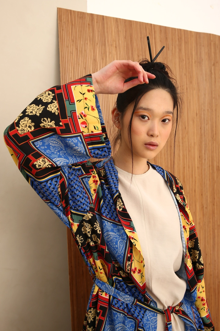 A wholesale clothing model wears 8001 - Modest Kimono - Black Blue, Turkish wholesale Kimono of Allday