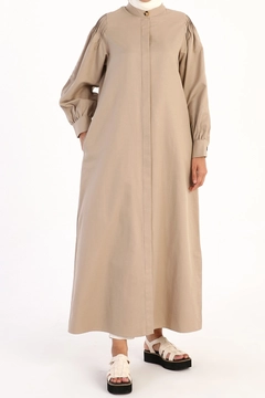 Ein Bekleidungsmodell aus dem Großhandel trägt 8557 - Modest Abaya - Stone, türkischer Großhandel Abaya von Allday