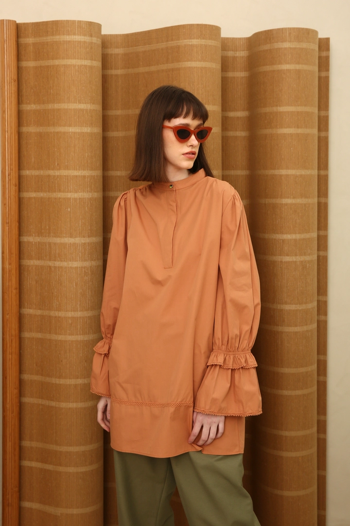 A wholesale clothing model wears 9589 - Modest Tunic - Cinnamon, Turkish wholesale Tunic of Allday