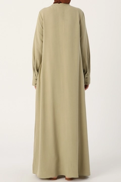 Ein Bekleidungsmodell aus dem Großhandel trägt 16300 - Abaya - Green, türkischer Großhandel Abaya von Allday