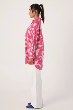 Hurtowa modelka nosi 17267 - Shirt Tunic - Pink And White, turecka hurtownia Tunika firmy Allday