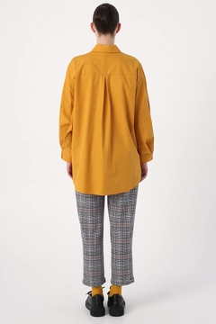 A wholesale clothing model wears 21966 - Shirt Tunic - Mustard, Turkish wholesale Tunic of Allday