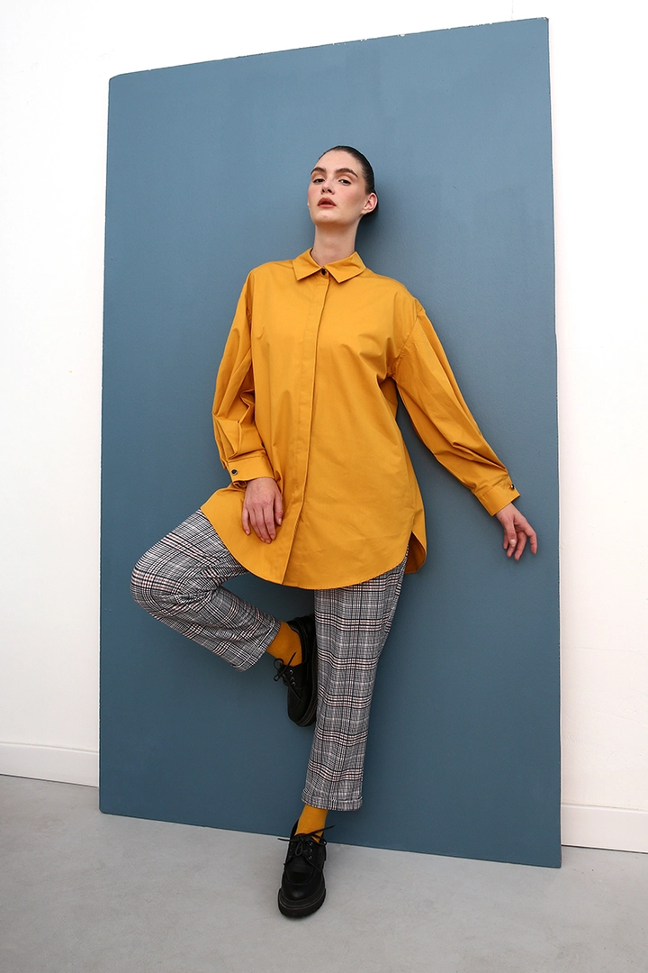 A wholesale clothing model wears 21966 - Shirt Tunic - Mustard, Turkish wholesale Tunic of Allday